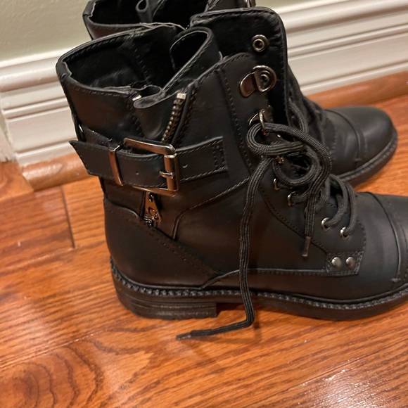 Women’s Black Gessy combat boot from GBG Los Angeles - size 6.5M - Gently Worn - Picture 6 of 8